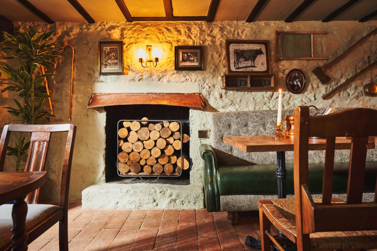 The Masons Arms Hotel Branscombe Buitenkant foto